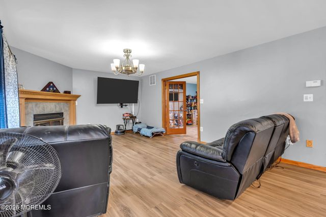 8 West Avenue, Old Bridge, NJ 08857