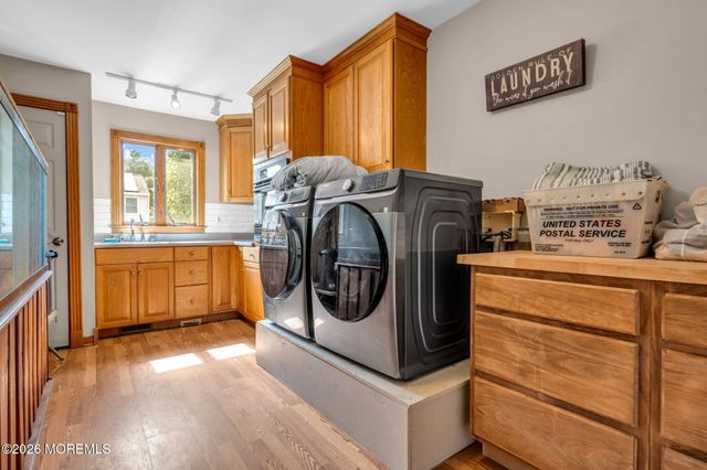 8 West Avenue, Old Bridge, NJ 08857