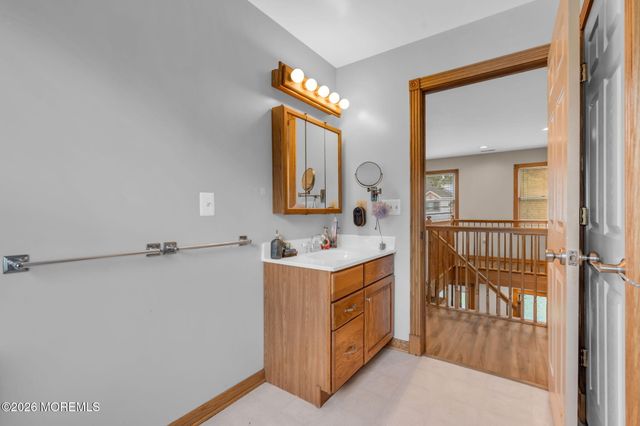 8 West Avenue, Old Bridge, NJ 08857