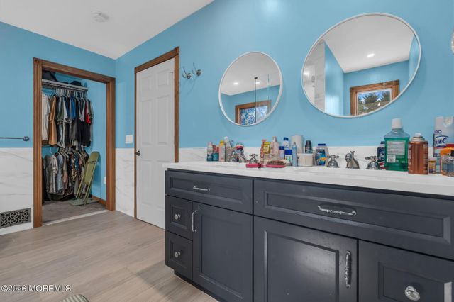 8 West Avenue, Old Bridge, NJ 08857