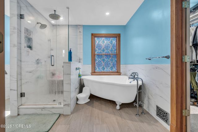 8 West Avenue, Old Bridge, NJ 08857