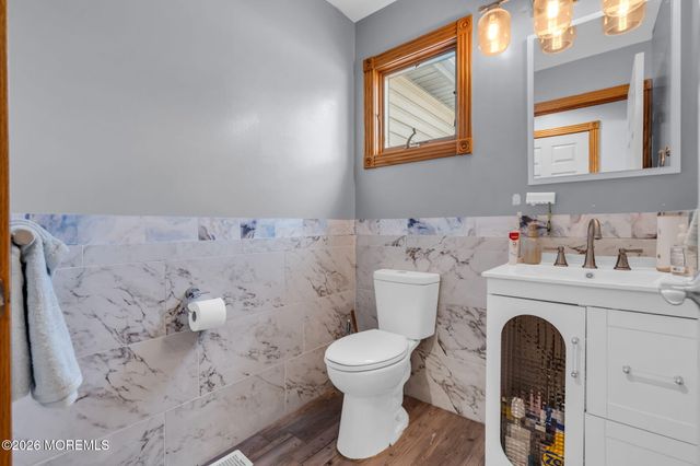 8 West Avenue, Old Bridge, NJ 08857