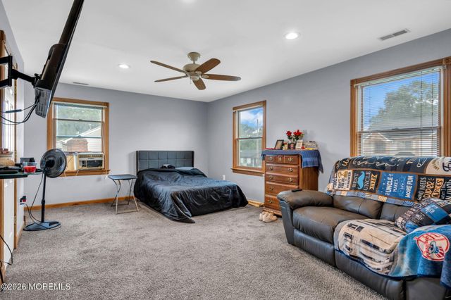 8 West Avenue, Old Bridge, NJ 08857