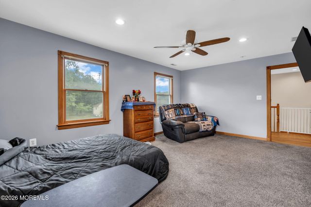 8 West Avenue, Old Bridge, NJ 08857