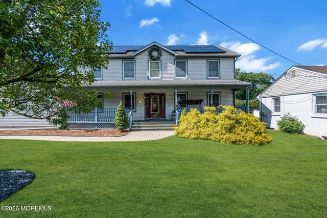 8 West Avenue, Old Bridge, NJ 08857