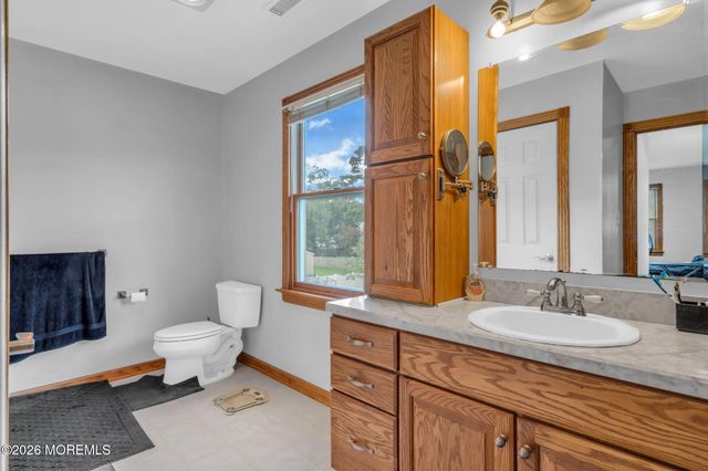 8 West Avenue, Old Bridge, NJ 08857