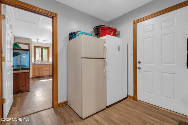 8 West Avenue, Old Bridge, NJ 08857