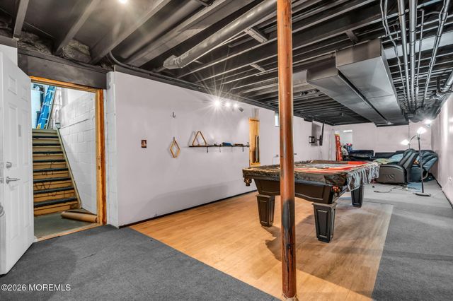 8 West Avenue, Old Bridge, NJ 08857