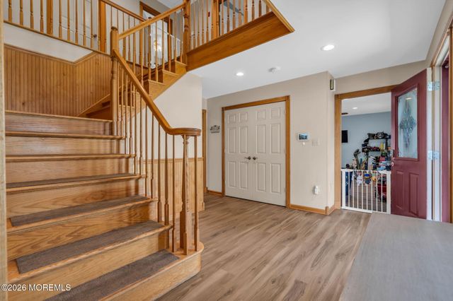 8 West Avenue, Old Bridge, NJ 08857