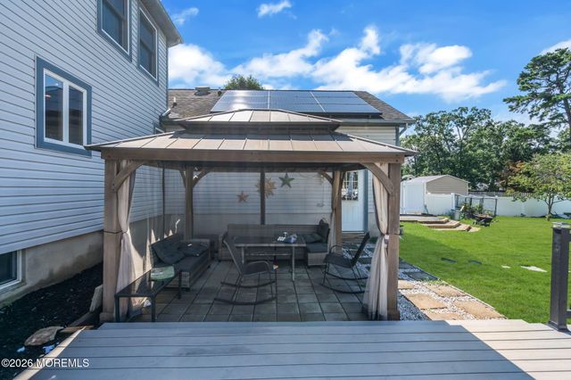 8 West Avenue, Old Bridge, NJ 08857
