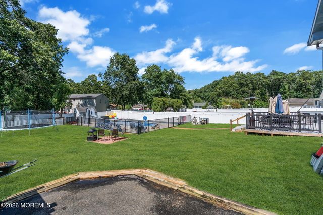 8 West Avenue, Old Bridge, NJ 08857