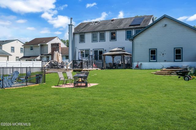 8 West Avenue, Old Bridge, NJ 08857