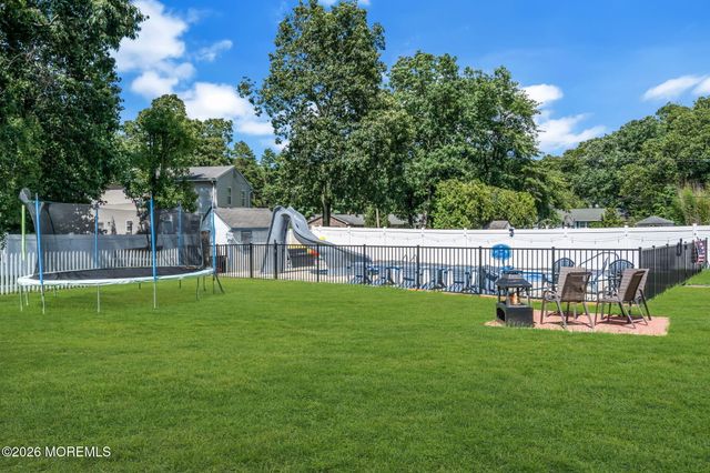 8 West Avenue, Old Bridge, NJ 08857