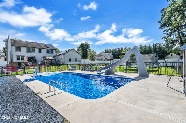 8 West Avenue, Old Bridge, NJ 08857