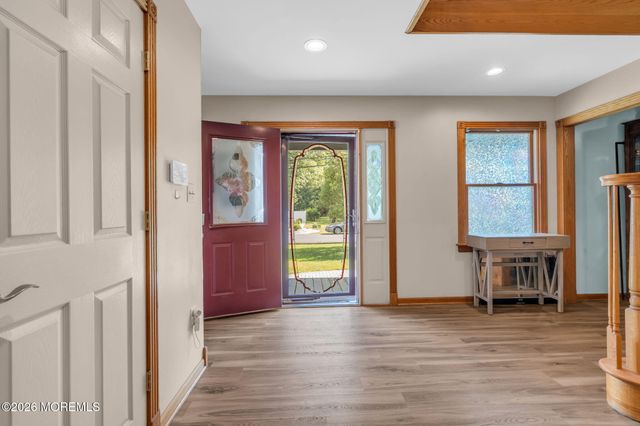 8 West Avenue, Old Bridge, NJ 08857