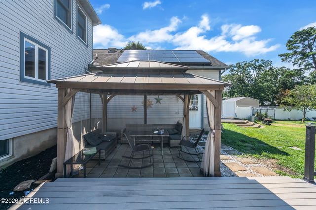 8 West Avenue, Old Bridge, NJ 08857