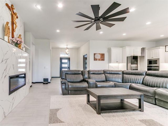 3912 Catalina Land, Oklahoma City, OK 73160