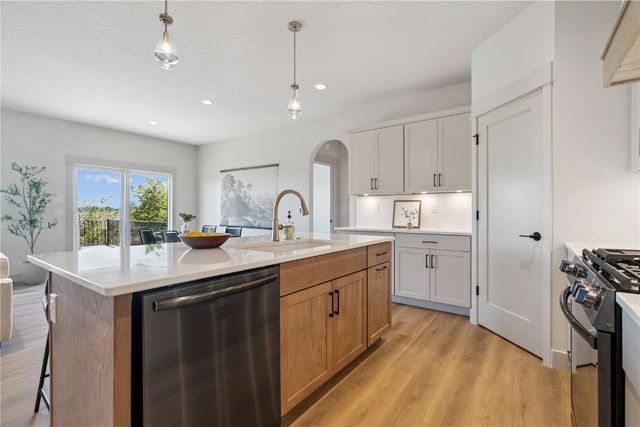 810 Crestview Drive, Solon, IA 52333