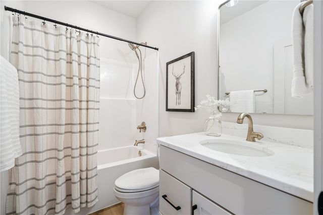 810 Crestview Drive, Solon, IA 52333