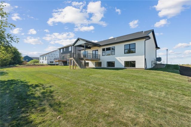 810 Crestview Drive, Solon, IA 52333