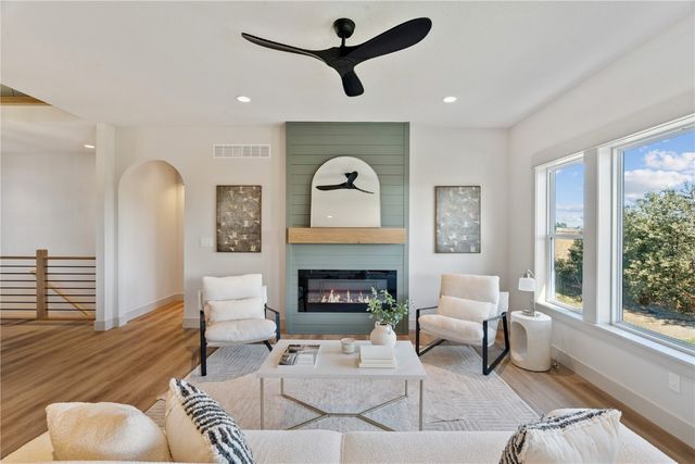 810 Crestview Drive, Solon, IA 52333