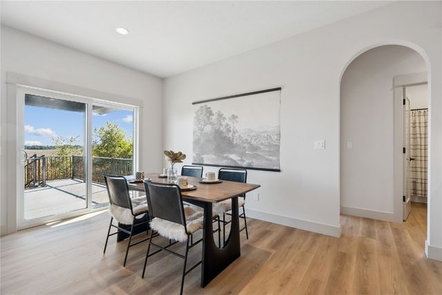 810 Crestview Drive, Solon, IA 52333