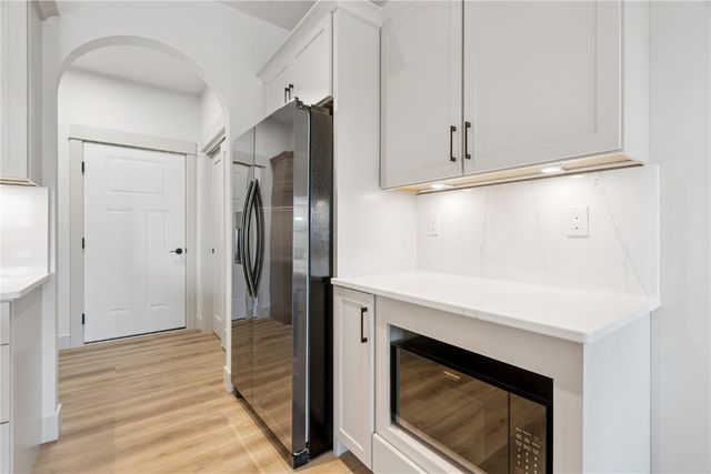 810 Crestview Drive, Solon, IA 52333