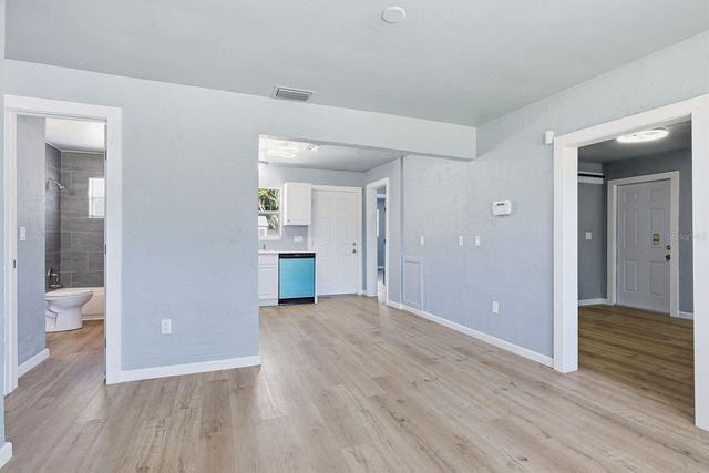 8143 OVERLOOK PLACE NE, St Petersburg, FL 33702