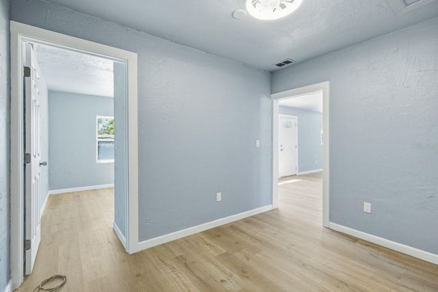 8143 OVERLOOK PLACE NE, St Petersburg, FL 33702