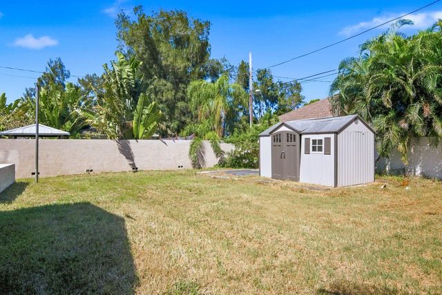 8143 OVERLOOK PLACE NE, St Petersburg, FL 33702