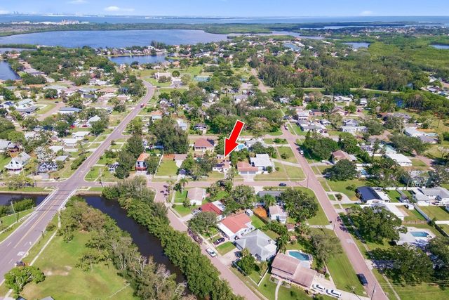 8143 OVERLOOK PLACE NE, St Petersburg, FL 33702
