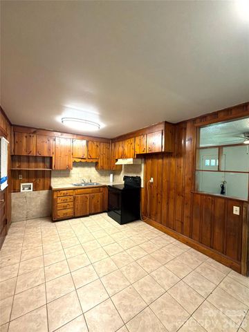 4410 Brooktree Drive, Charlotte, NC 28208