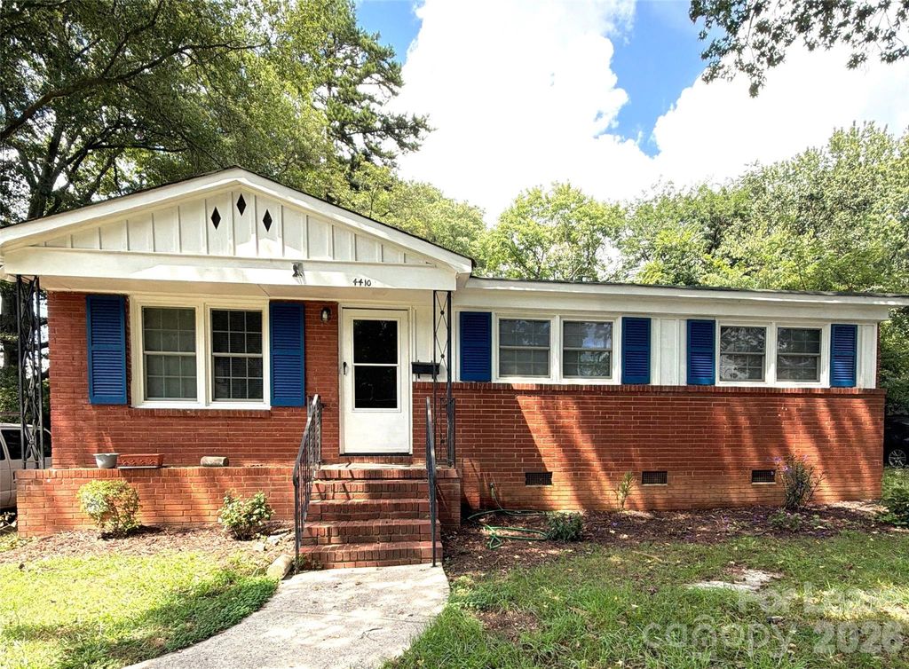 4410 Brooktree Drive, Charlotte, NC 28208