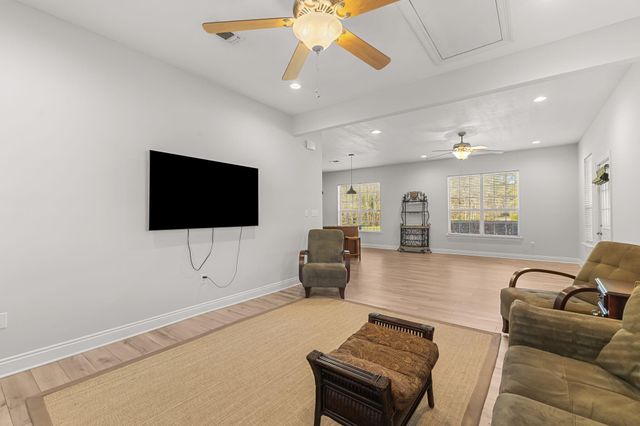 921 Luther Carter, Petal, MS 39465