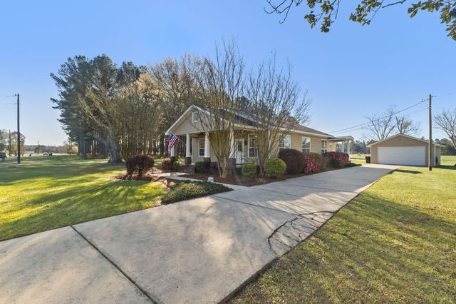 921 Luther Carter, Petal, MS 39465