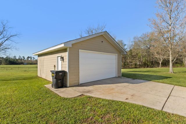 921 Luther Carter, Petal, MS 39465