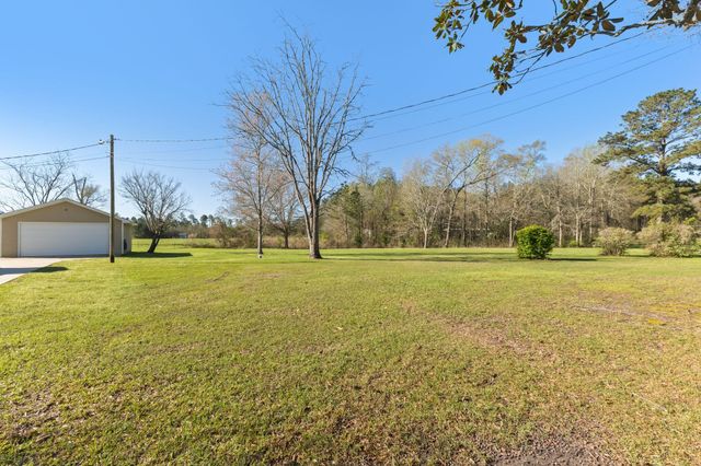 921 Luther Carter, Petal, MS 39465