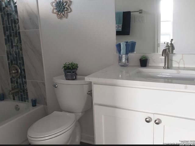 5735 Canterbury, San Antonio, TX 78228