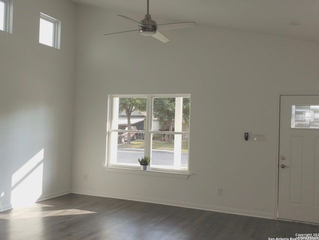 5735 Canterbury, San Antonio, TX 78228