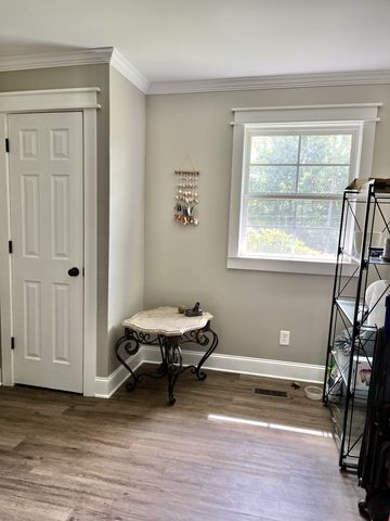 906 Saint Clair St, Tracy City, TN 37387