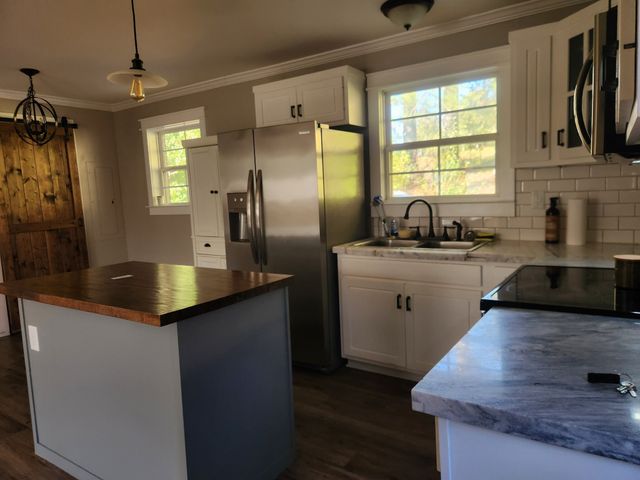 906 Saint Clair St, Tracy City, TN 37387