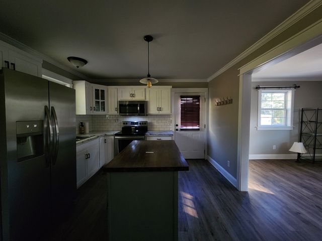 906 Saint Clair St, Tracy City, TN 37387