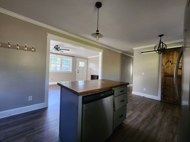 906 Saint Clair St, Tracy City, TN 37387