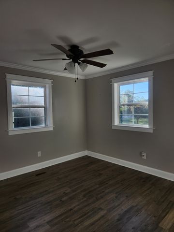 906 Saint Clair St, Tracy City, TN 37387