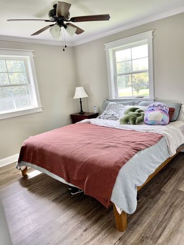 906 Saint Clair St, Tracy City, TN 37387