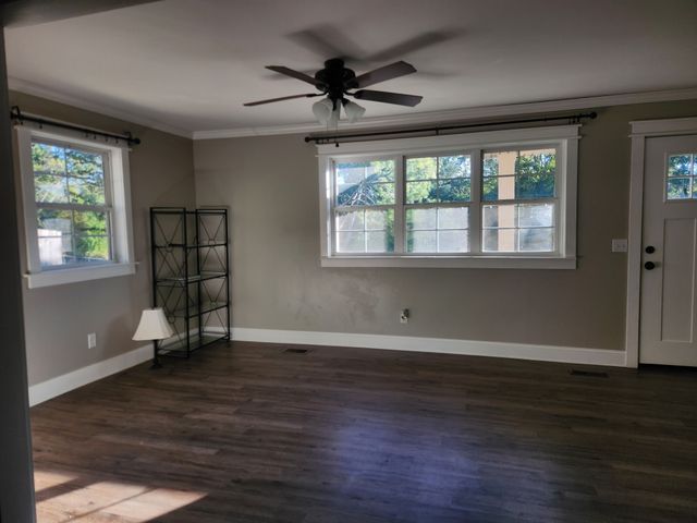 906 Saint Clair St, Tracy City, TN 37387