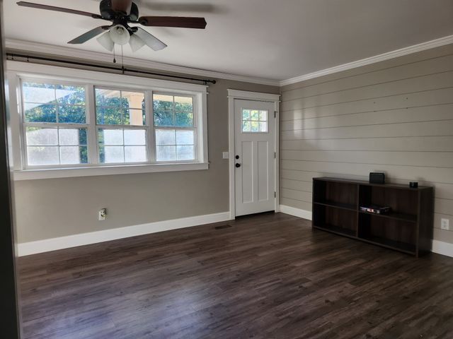 906 Saint Clair St, Tracy City, TN 37387