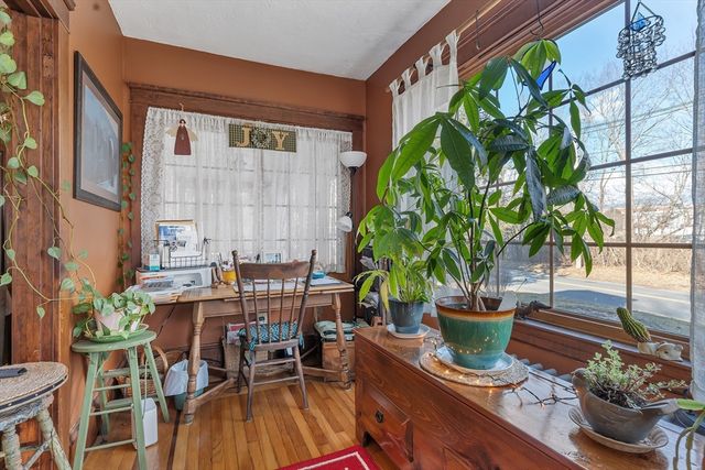 82 Cumberland Ave, North Attleboro, MA 02760