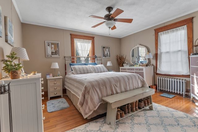 82 Cumberland Ave, North Attleboro, MA 02760