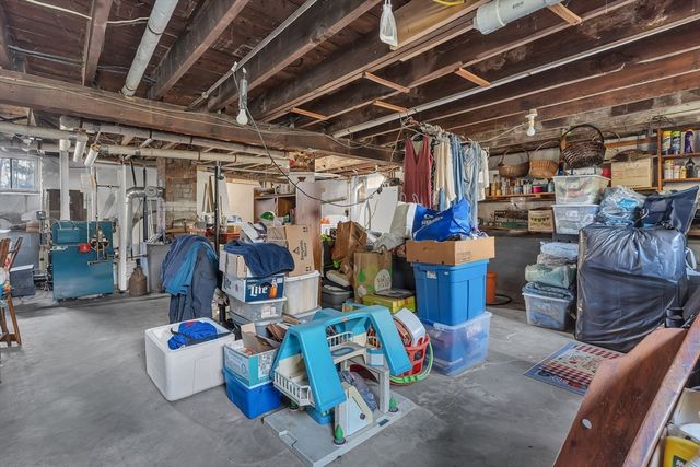 82 Cumberland Ave, North Attleboro, MA 02760